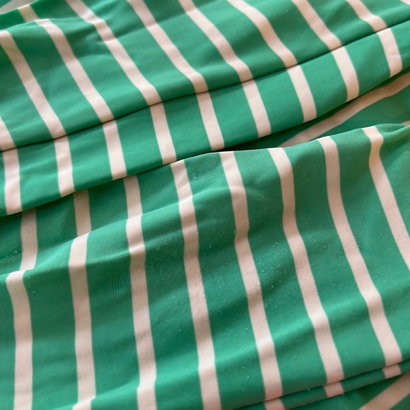 Mini Boden dinosaur rashguard set, size 9-10 - Picture 5 of 13